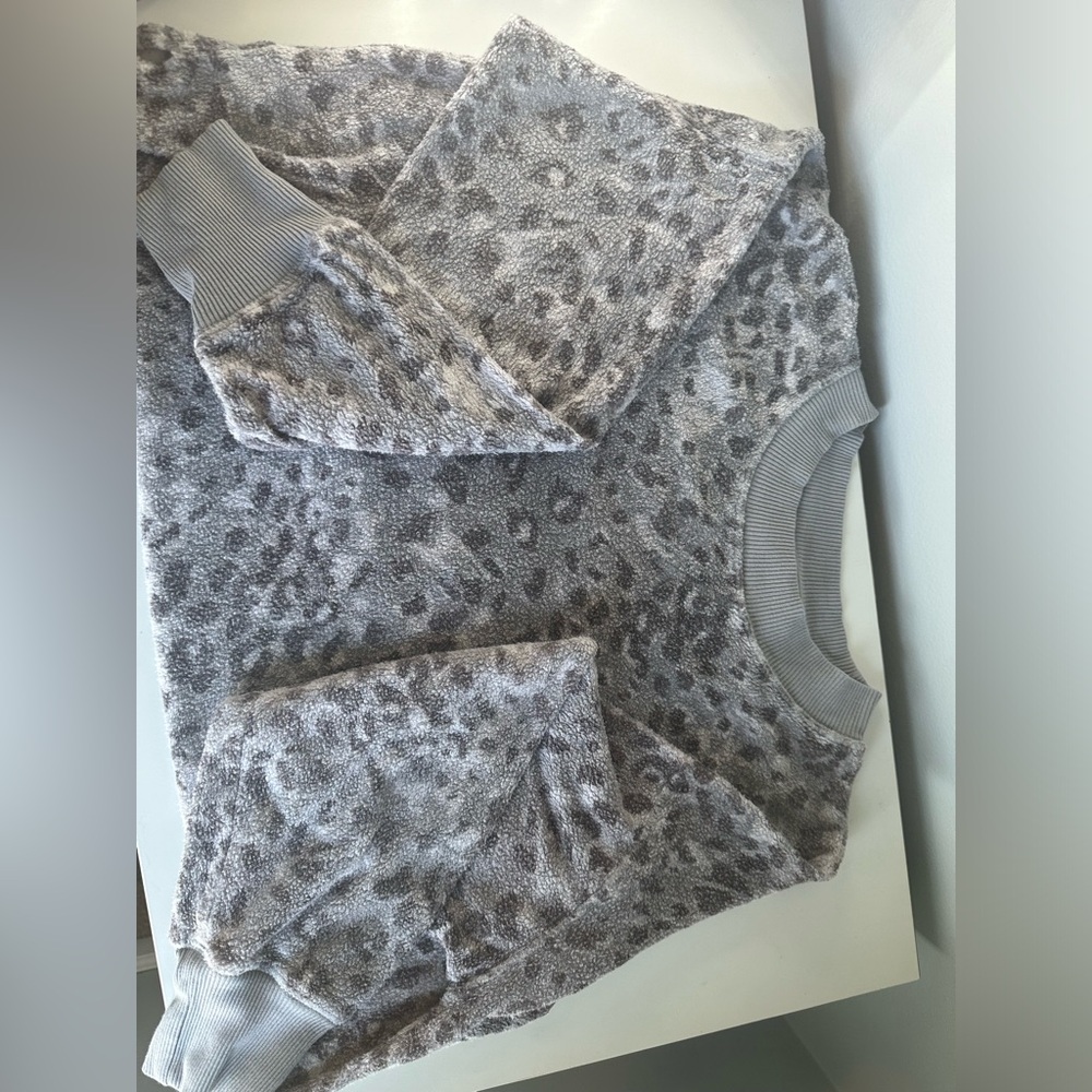 AERIE Grey Cheetah Print Crewneck with Slits at Sides